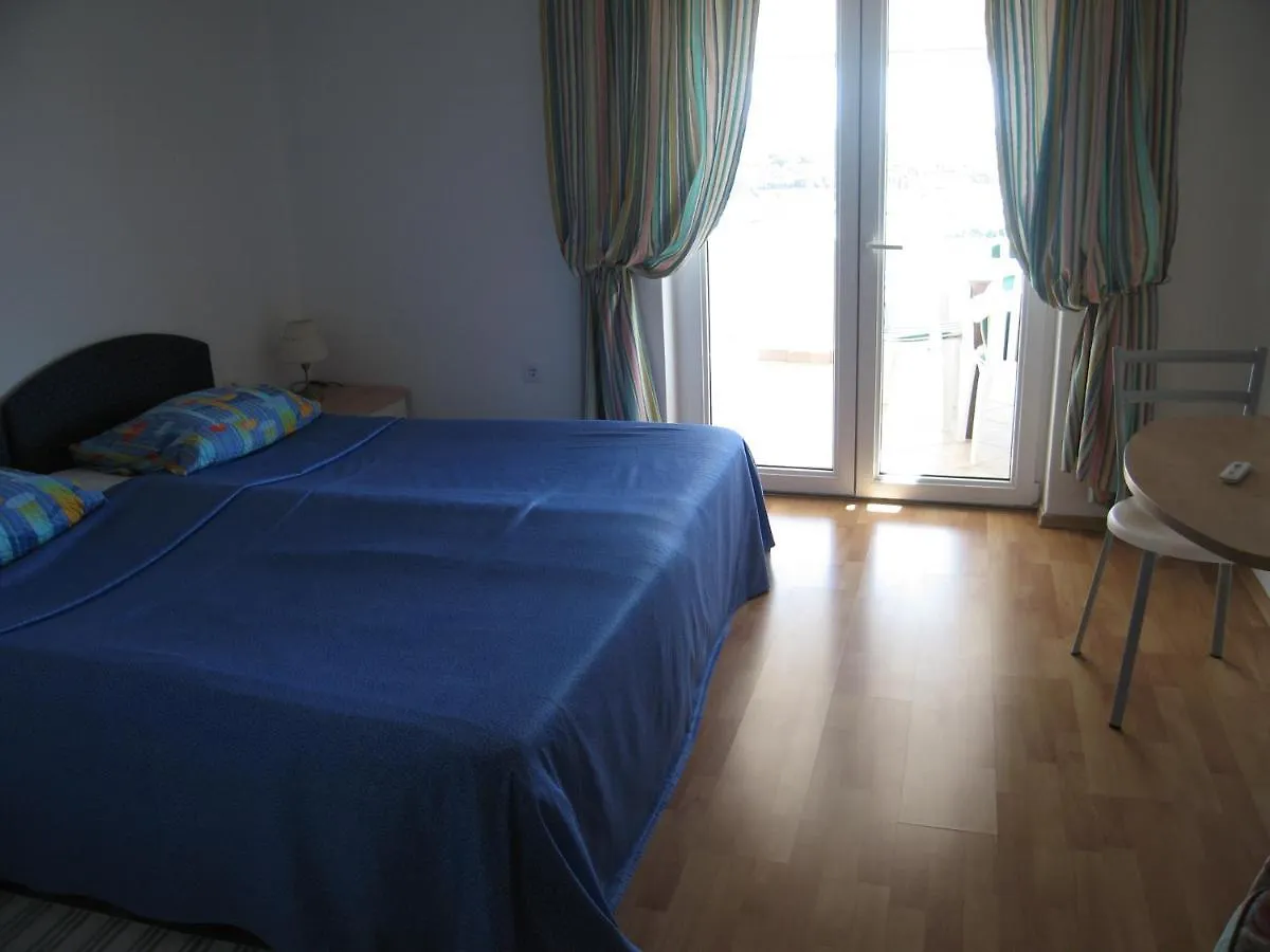 Zimmer F2 Apartment Pula